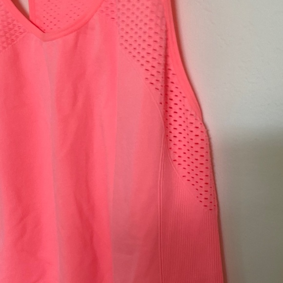 Fabletics Pink Tank Top - Picture 4 of 6